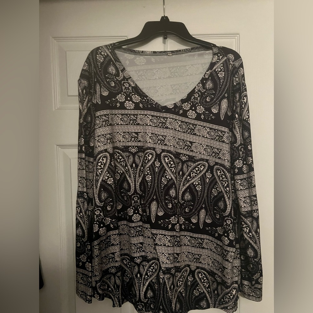 Amazon-2XL-Black and Cream